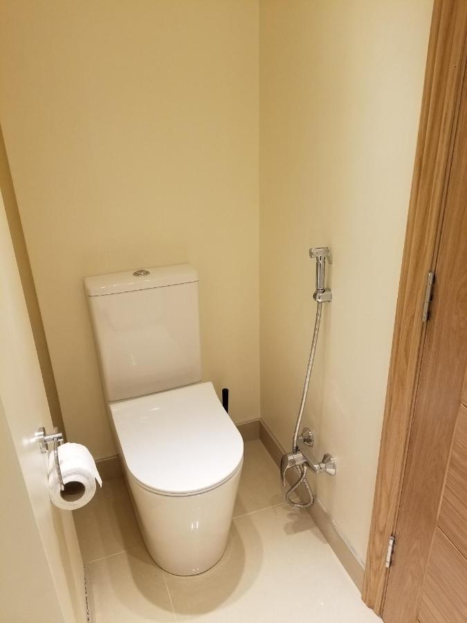 London Luxury Apartment 4 Bedroom Sleeps 12 People With 4 Bathrooms 1 Min Walk From Station Wanstead Dış mekan fotoğraf