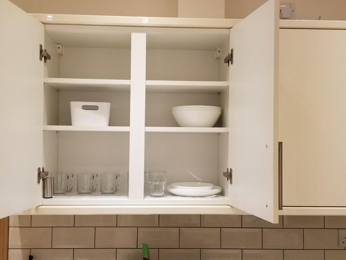 London Luxury Apartment 4 Bedroom Sleeps 12 People With 4 Bathrooms 1 Min Walk From Station Wanstead Dış mekan fotoğraf