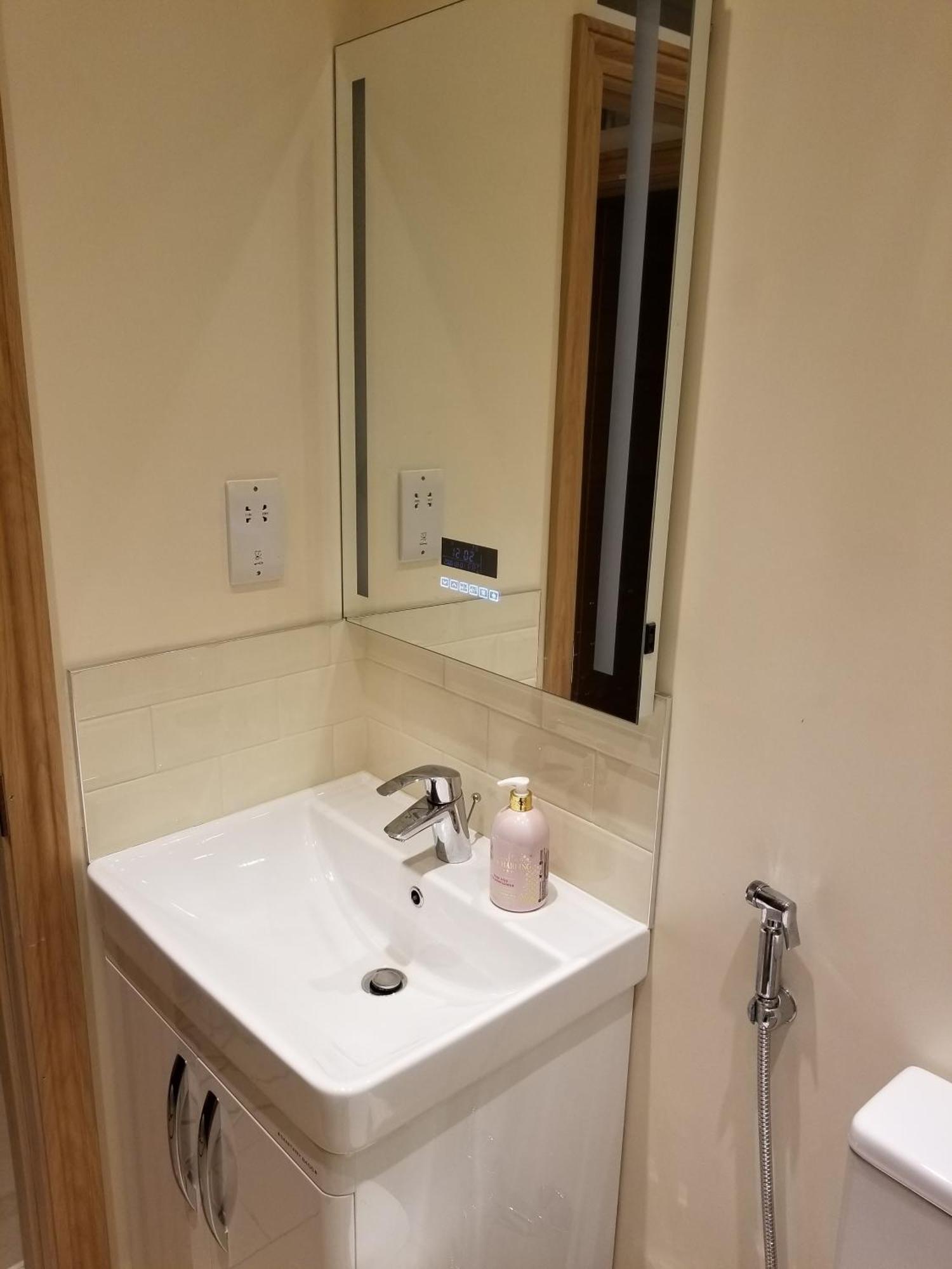 London Luxury Apartment 4 Bedroom Sleeps 12 People With 4 Bathrooms 1 Min Walk From Station Wanstead Dış mekan fotoğraf