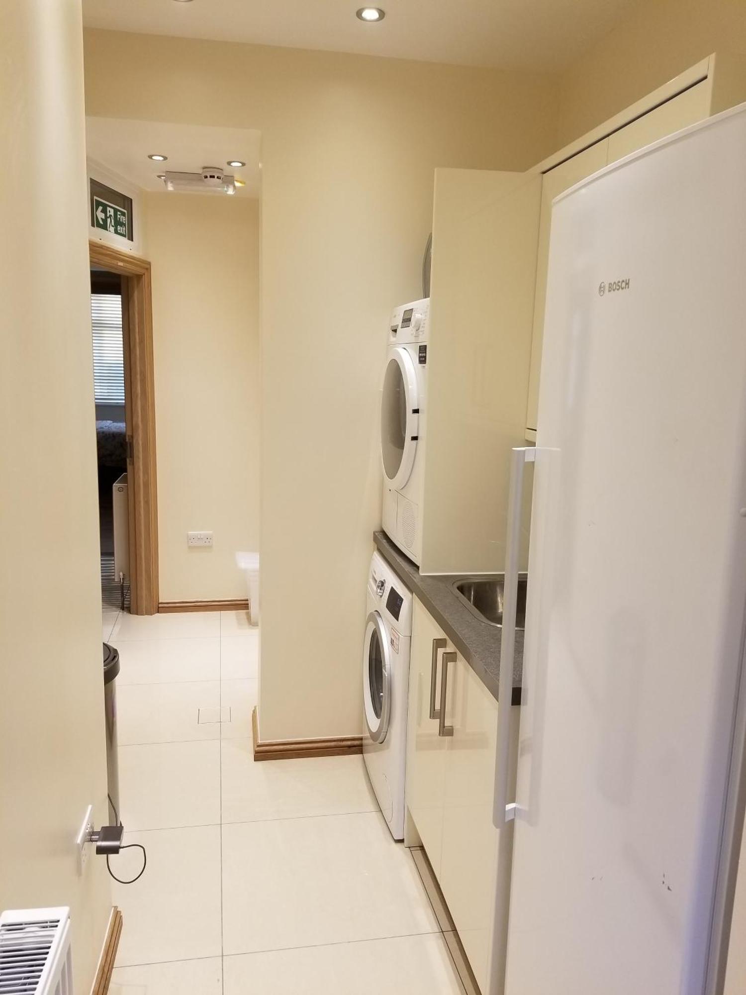 London Luxury Apartment 4 Bedroom Sleeps 12 People With 4 Bathrooms 1 Min Walk From Station Wanstead Dış mekan fotoğraf
